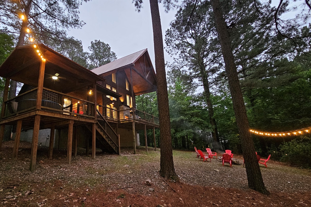 Outdoor Fire Pit: Gather around vibrant chairs for unforgettable evenings under the stars!