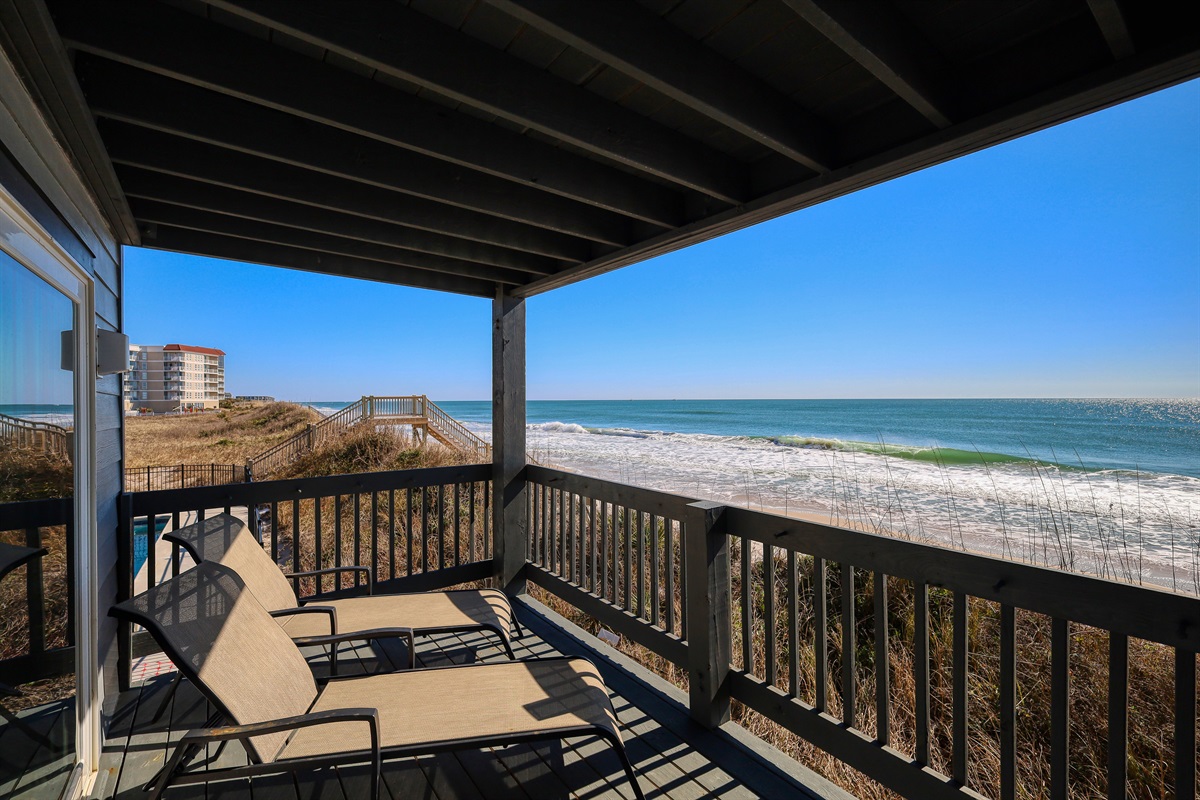 1st floor oceanfront balcony