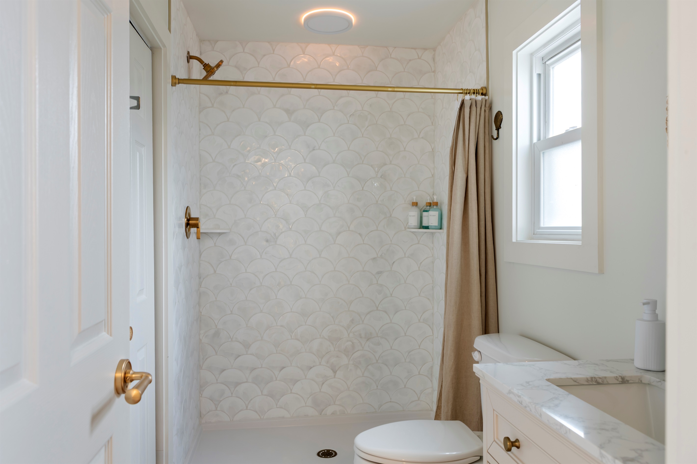 Bath linens provided
