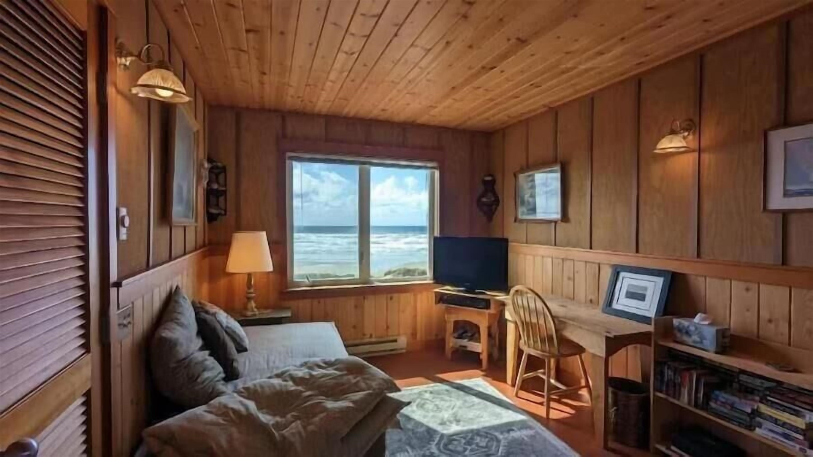 office/loft with twin bed & TV