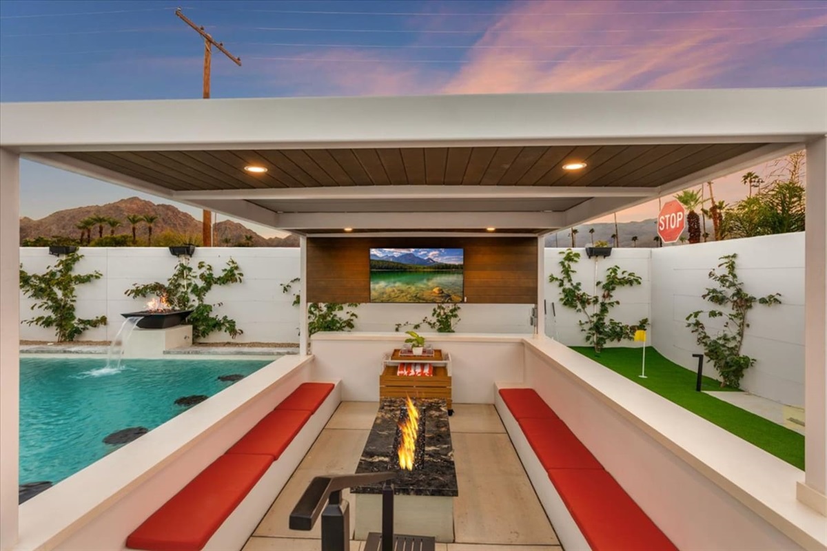 Sunken Firepit and TV