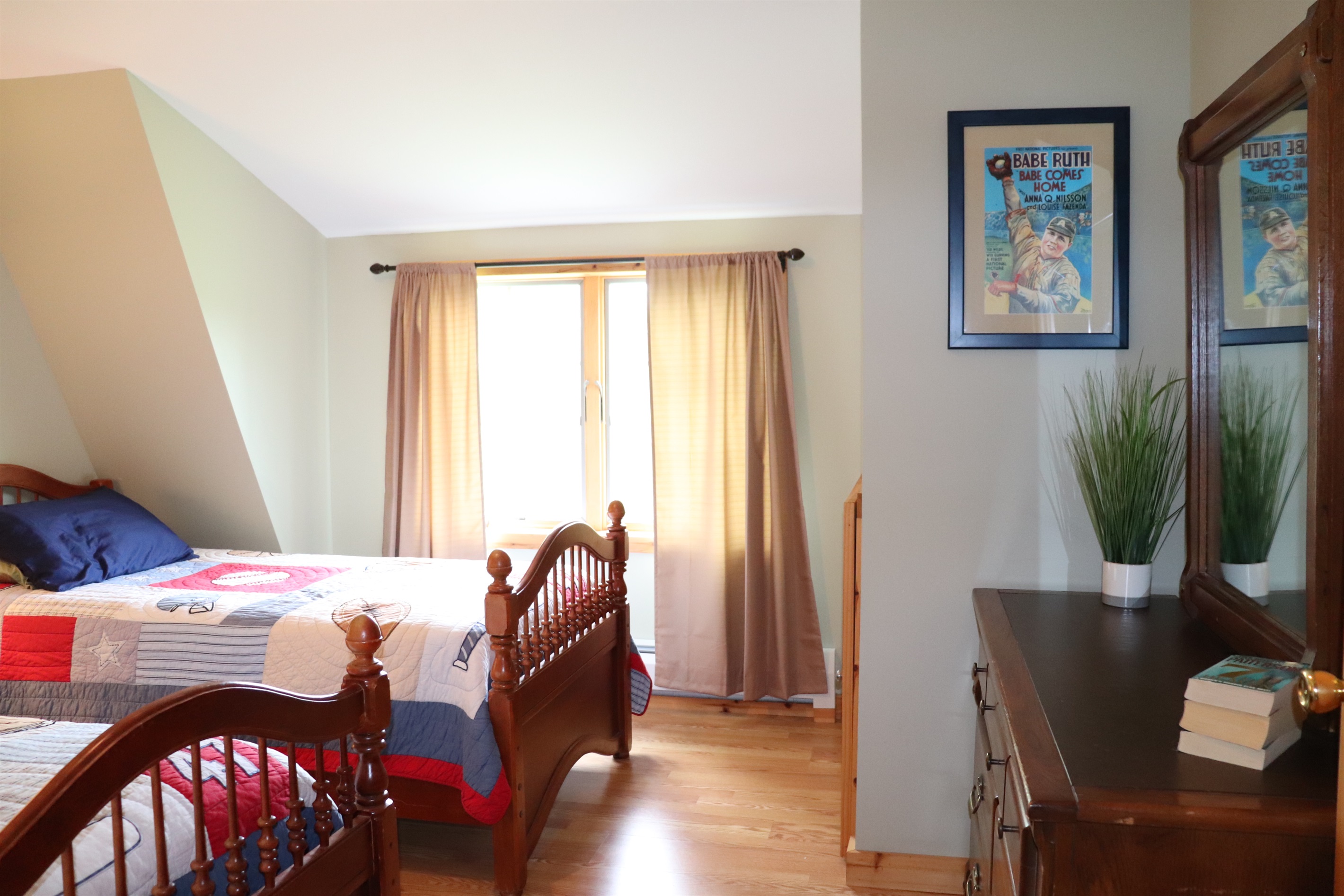 Twin beds in Bedroom #2