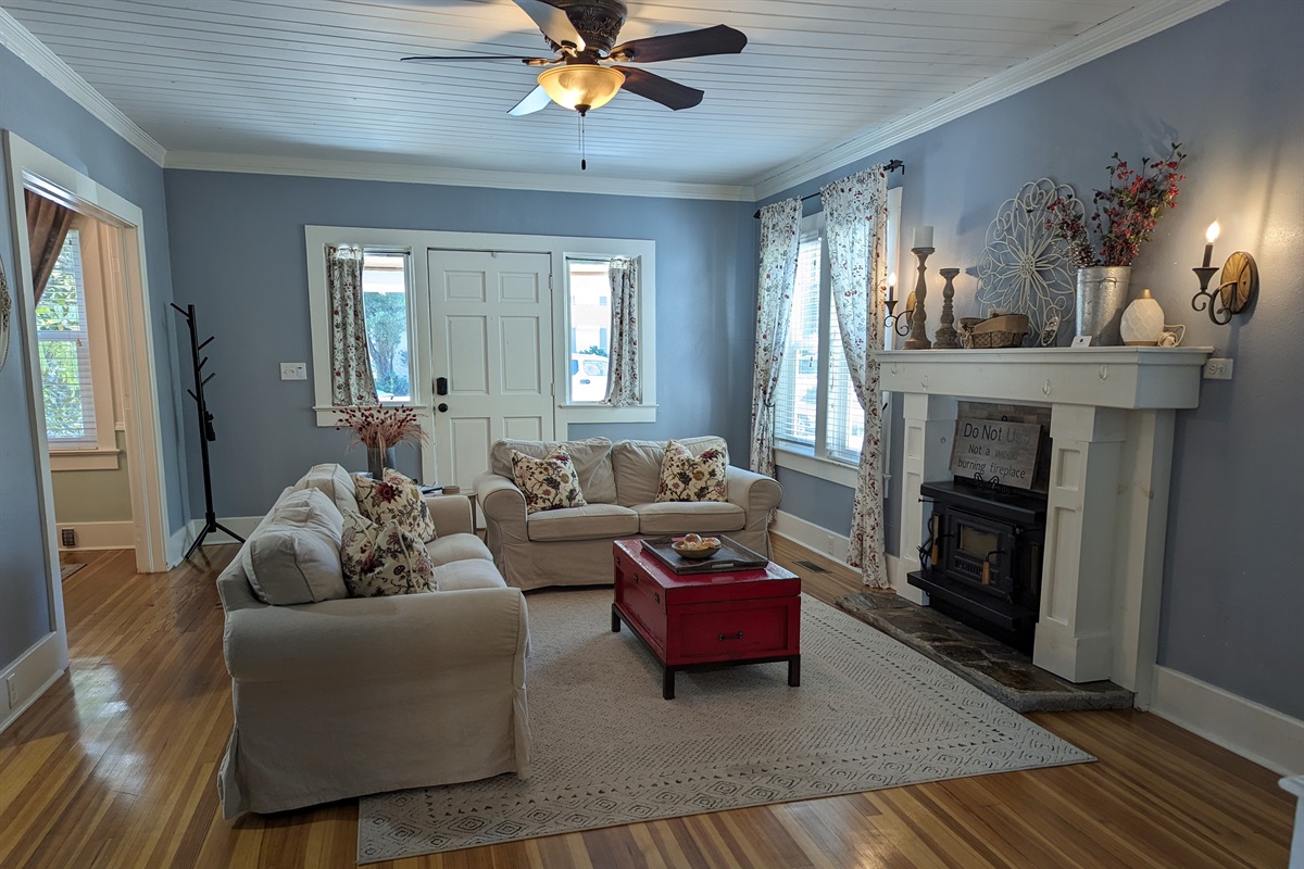 Living Room (Main house)