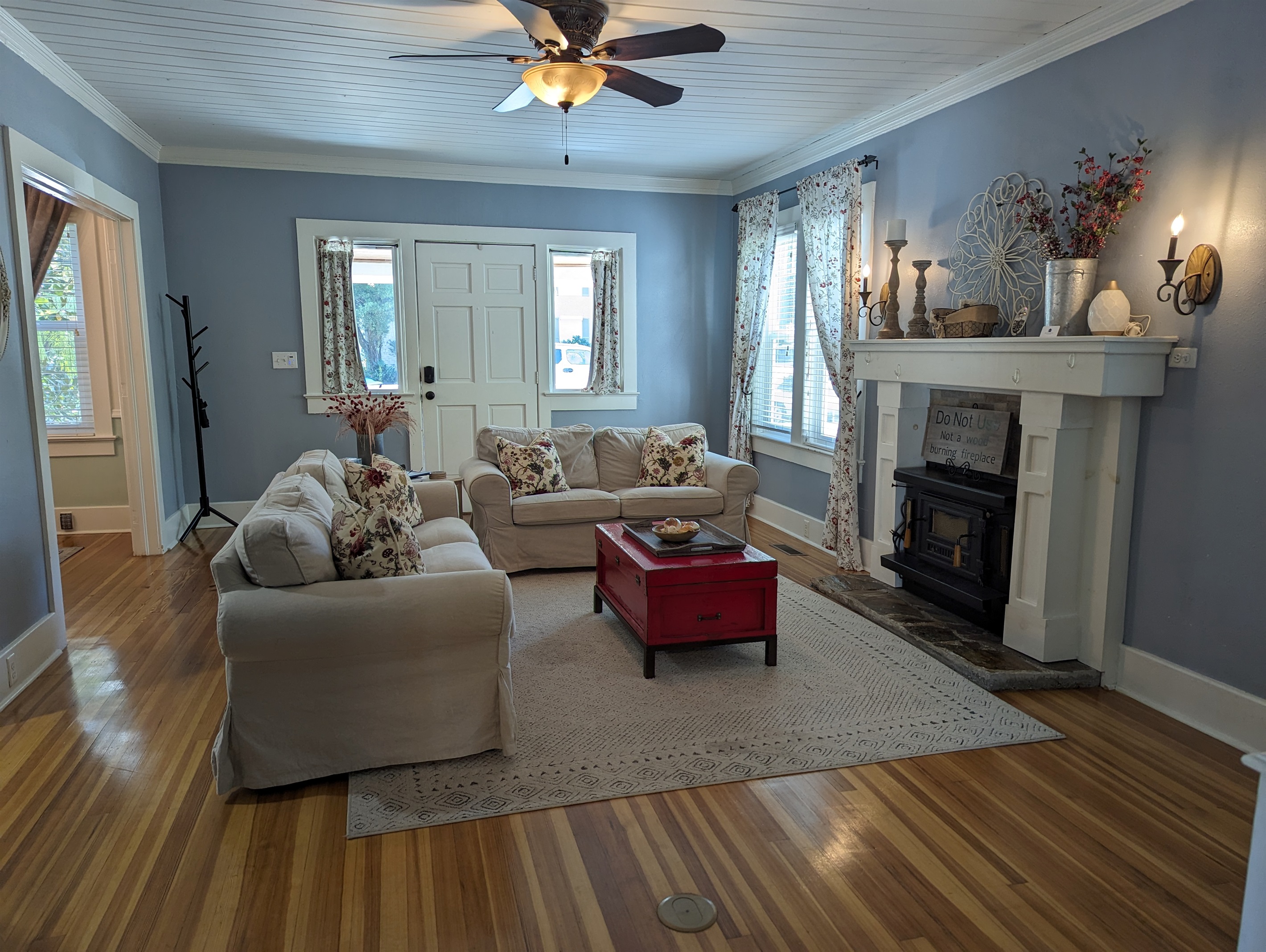Living Room (Main house)