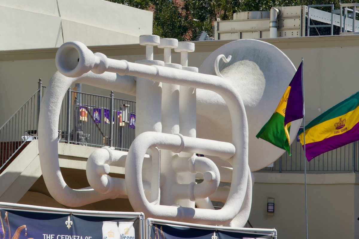 Snap a photo with the famous trumpet sculpture—an iconic landmark in Galveston’s arts district. Find this and more photo-worthy spots on our Attractions & Things To Do page!