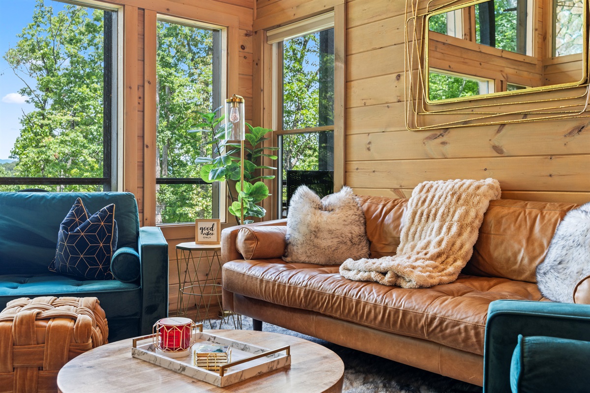 Vibrant décor and cozy furnishings create a modern cabin dream.
