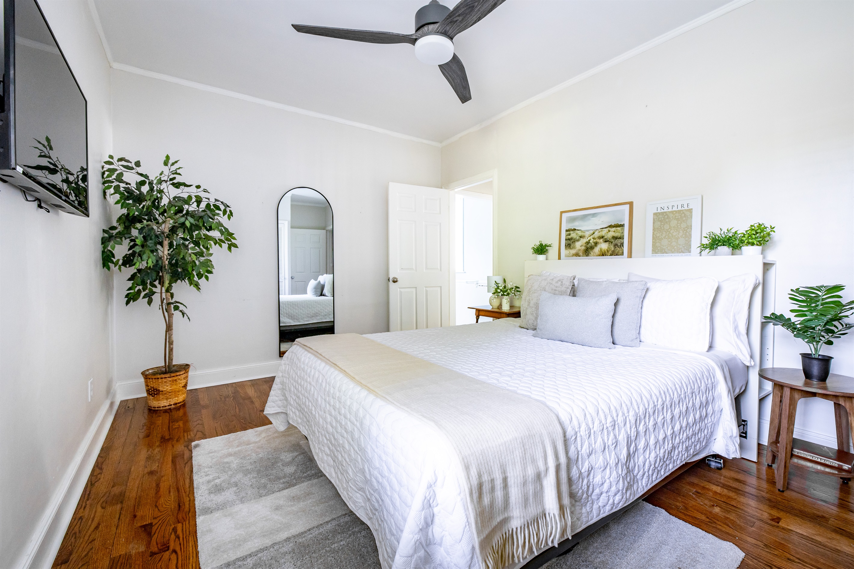 Bedroom with Queen bed and TV