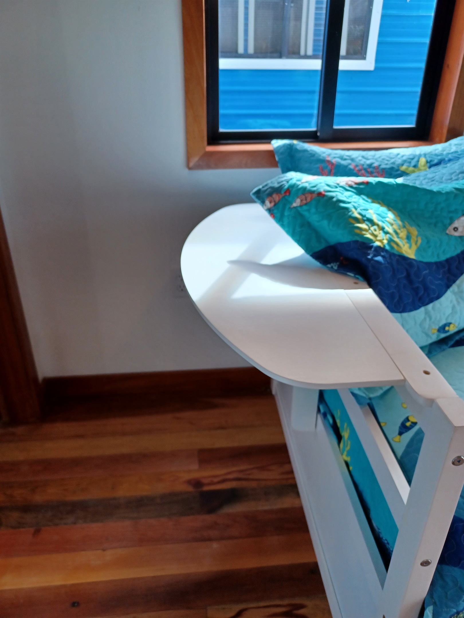 Seahorse couch side table