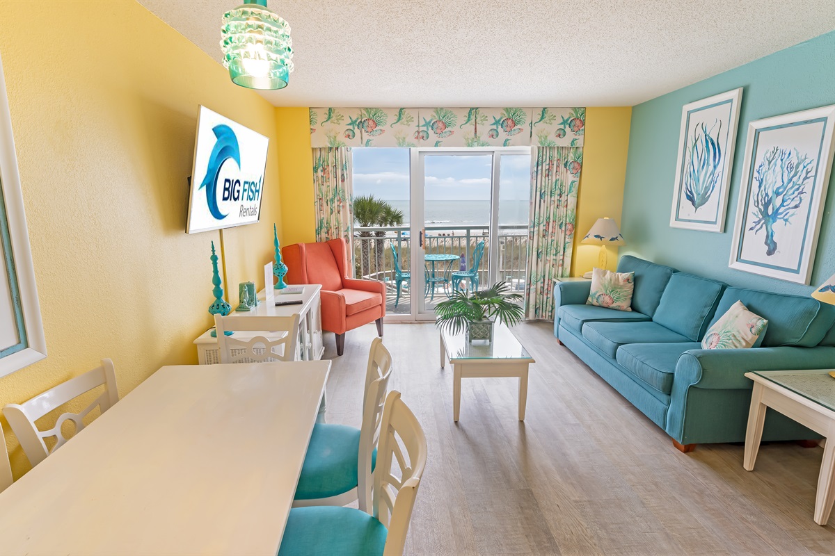 Large Living Room, Beautifully Decorated with Amazing Views