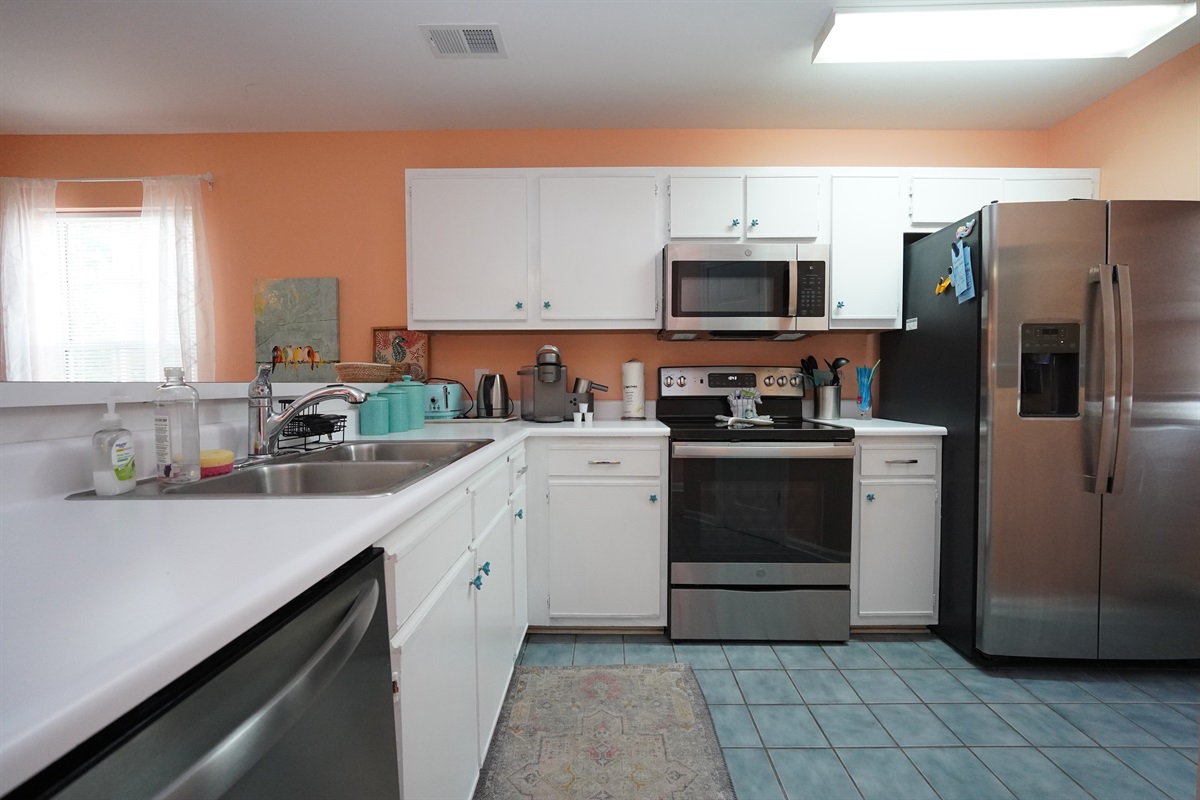 Essential Updated Kitchen Appliances Provided
