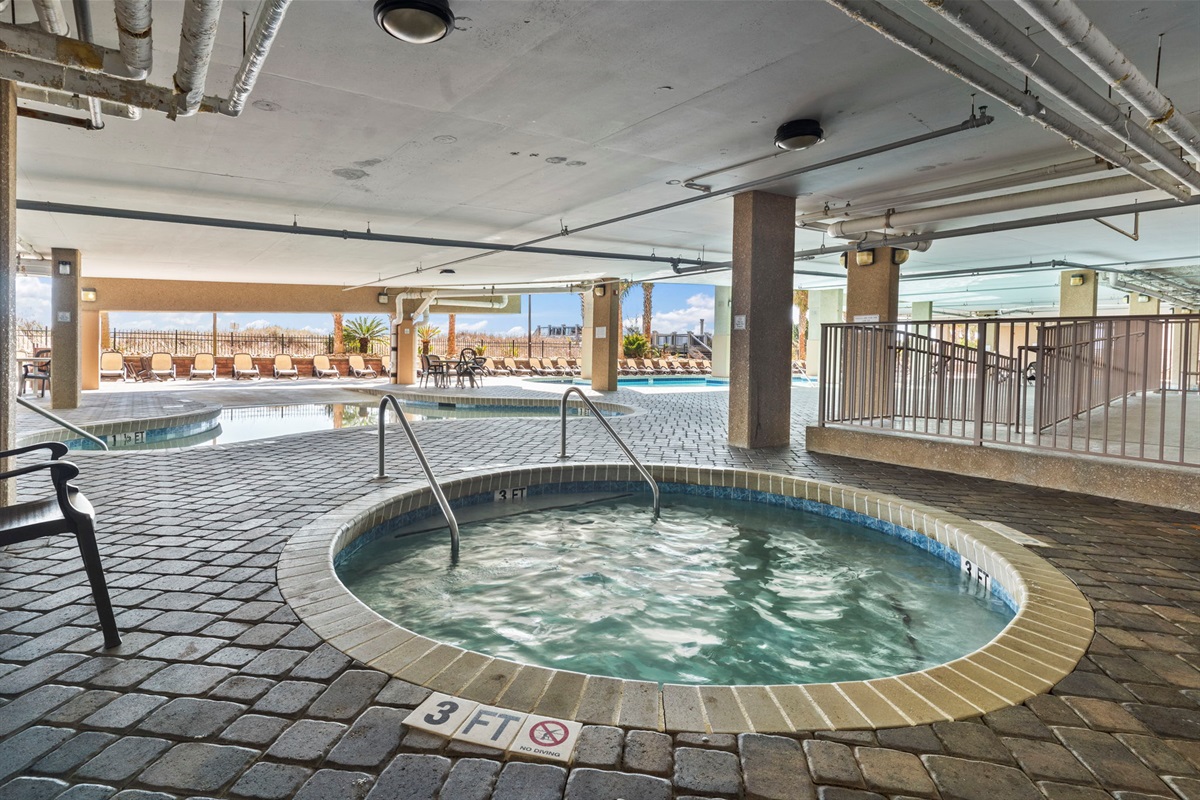 Hot Tub connected to lazy river