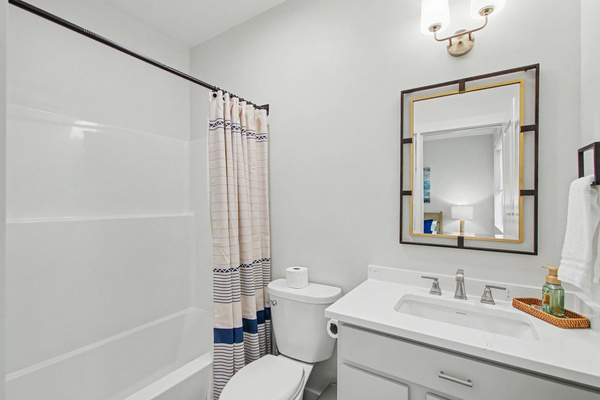 Lower level master ensuite
