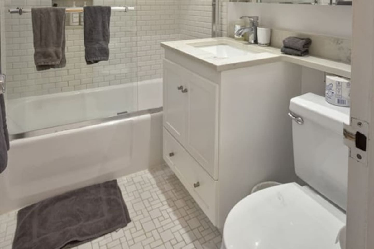 full bathroom