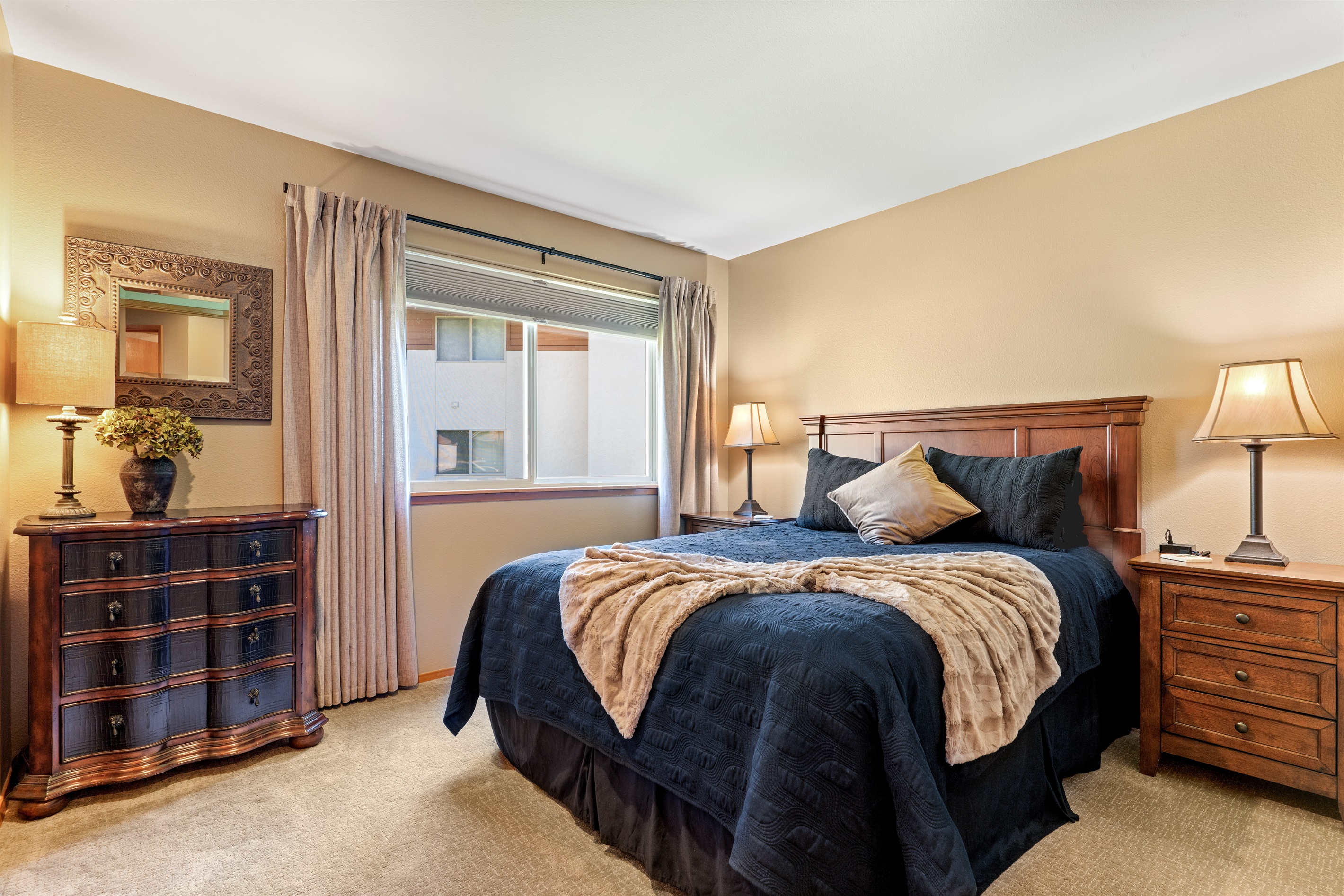 Second bedroom with Queen size bed