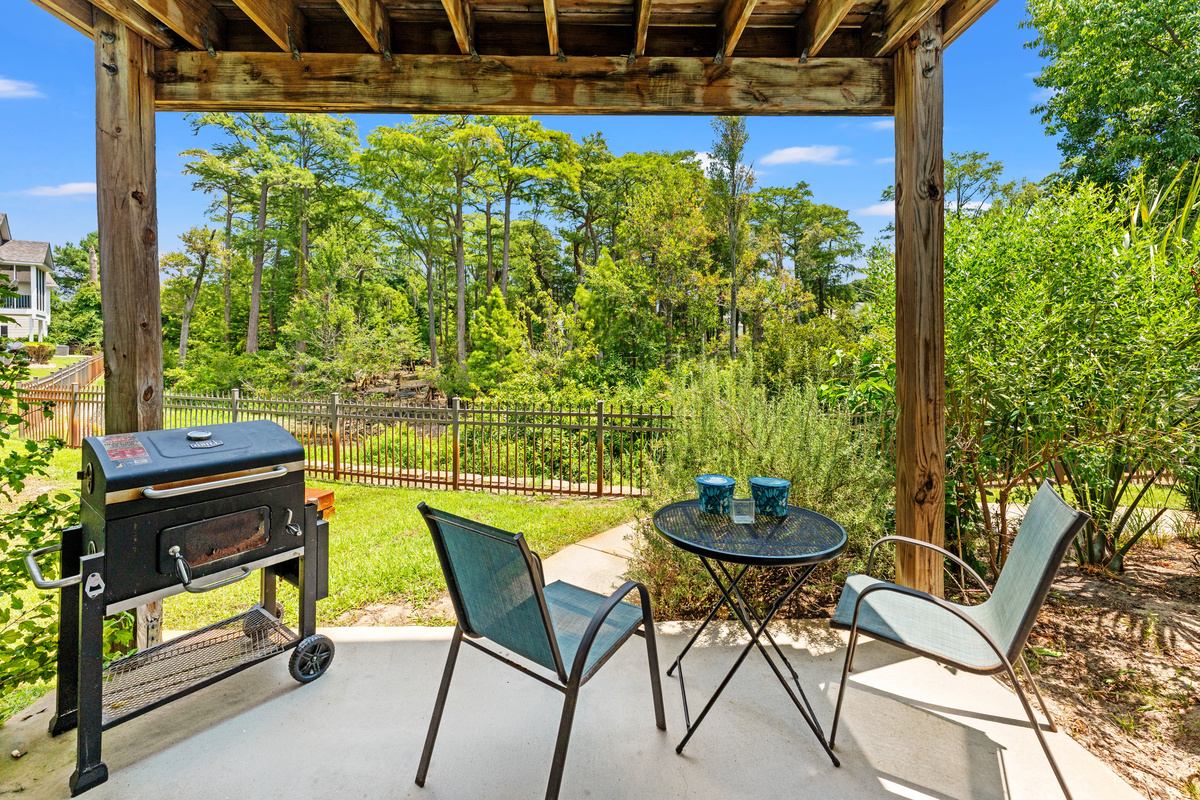 Outdoor Patio - Downstairs for Grilling and Marsh Views
