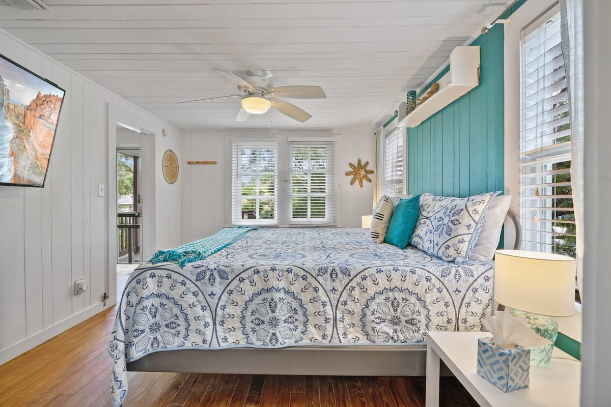 Wake to light coming through the shutters and the ceiling fan turning gently above the king bed. Extra pillows and blankets are in the cupboard, in case somebody in your party likes to build themselves a proper nest.