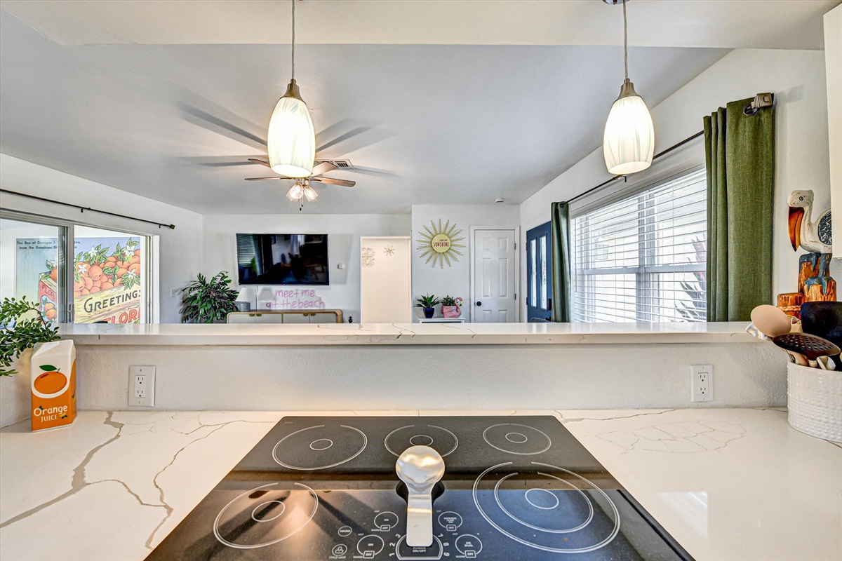 Kitchen, fully stocked with cooking/eating/drinking utensils