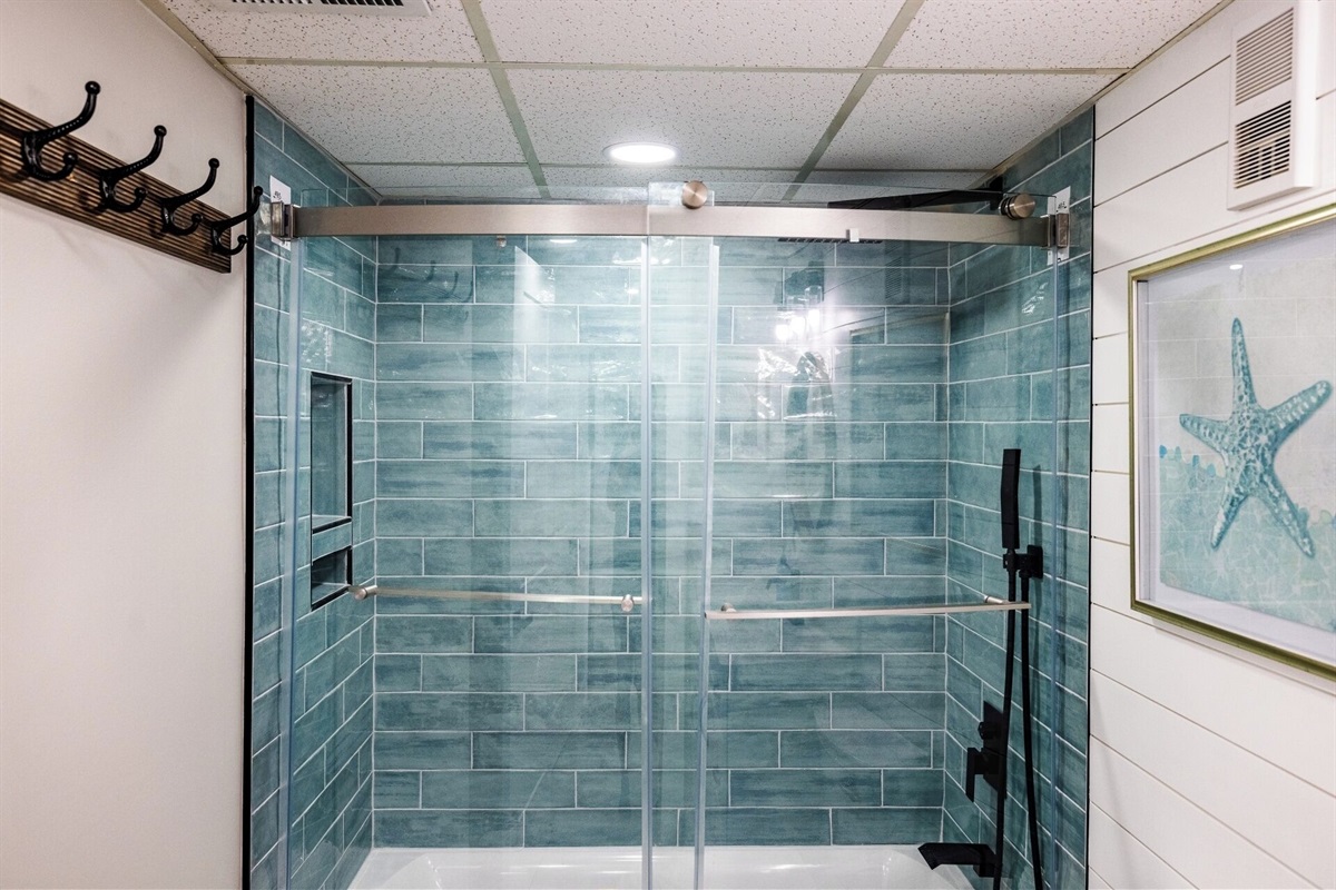 Guest bathroom with tub/shower combo