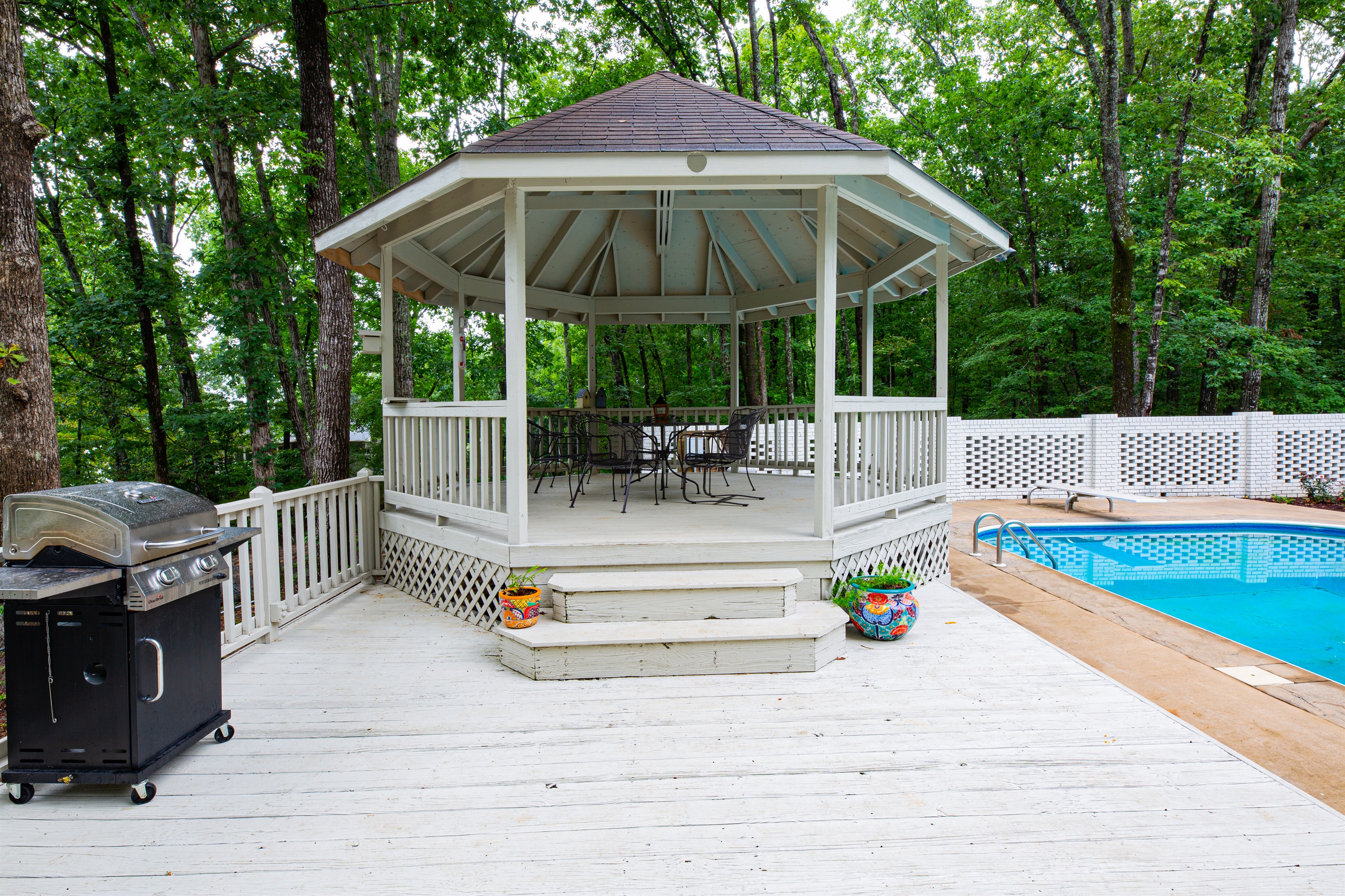 Grill & Gazebo