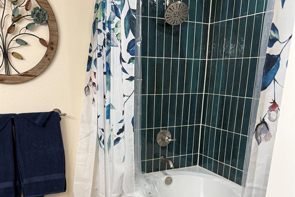 Jetted Jacuzzi tub and shower