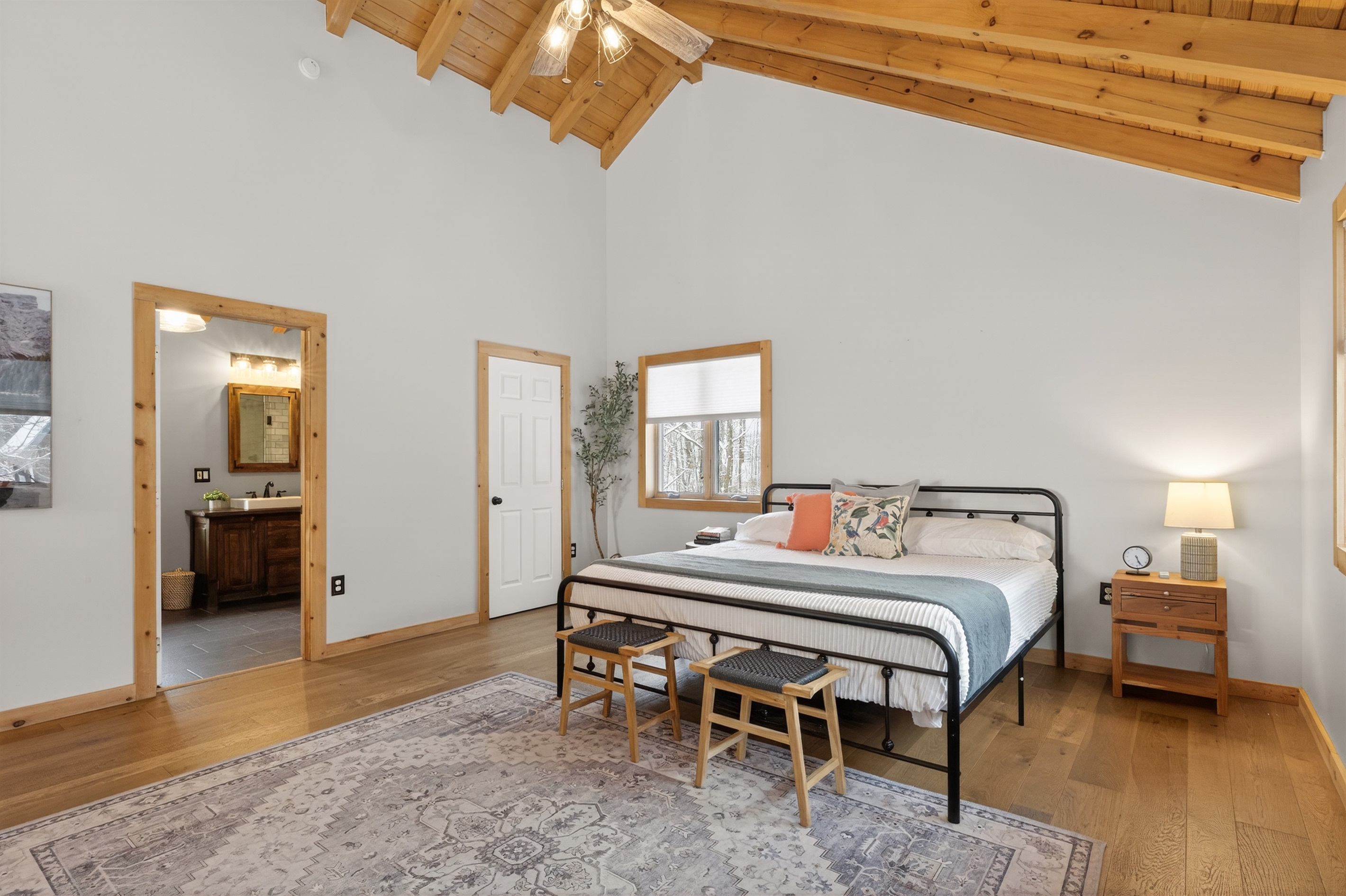 Spacious King Master loft bedroom with ensuite bathroom