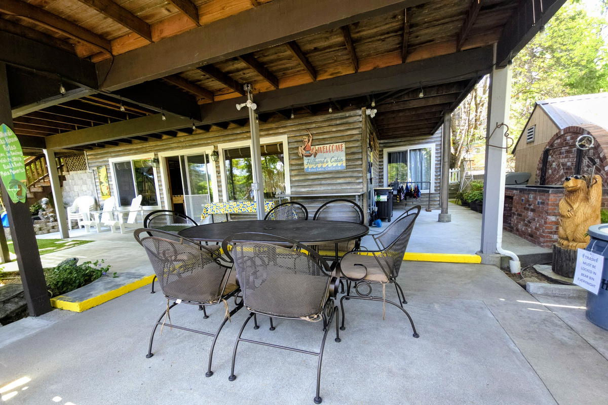 Bottom floor dining & BBQ