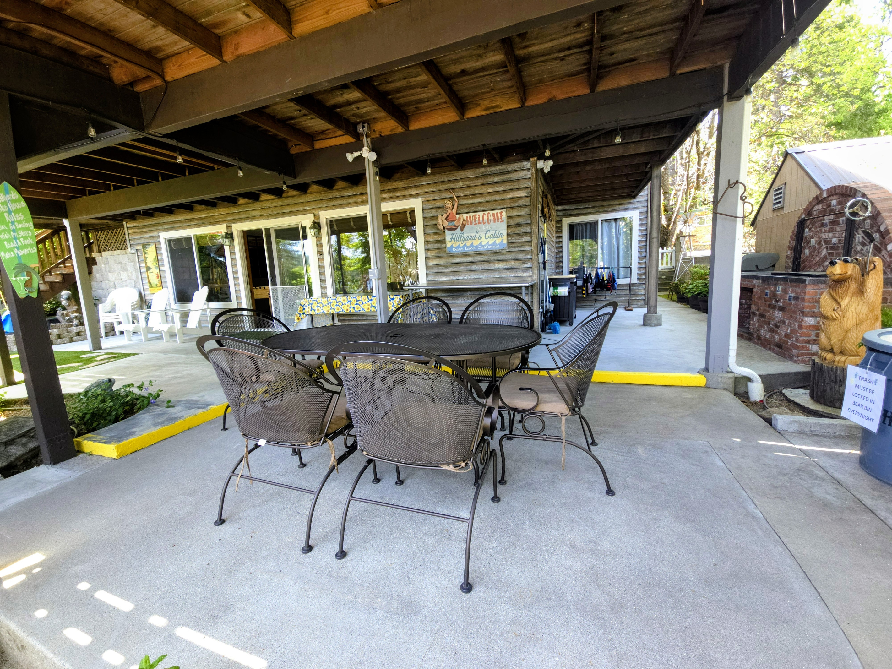 Bottom floor dining & BBQ