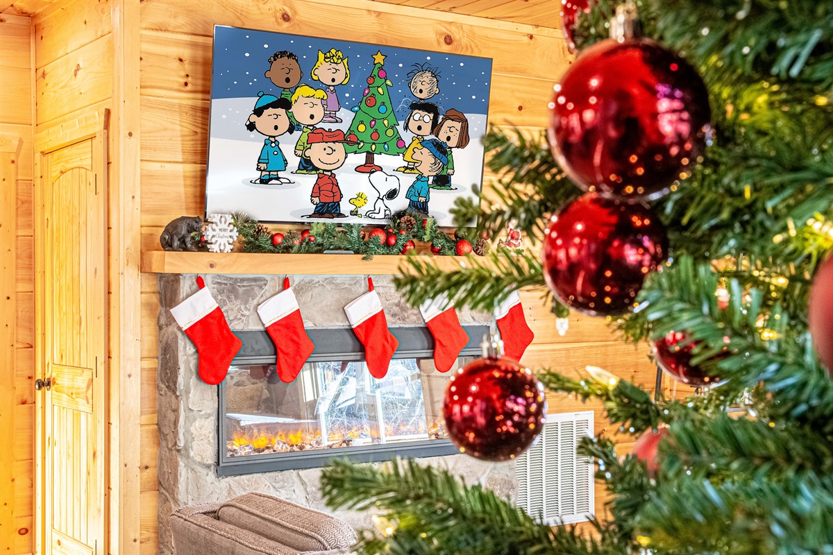 Enjoy the holiday season in Smoky Waters Lodge - it is the perfect place to enjoy the cheer!