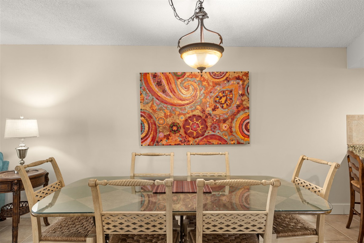 Dining Seats 6
