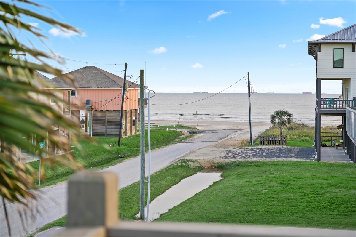 3ee207fe1f9744318fad548df1326f8b Large | Beachhouse | Texas | TX | Vacation Homes | Galveston | Crystal Beach | Kokomo | Breezy Days | Beachfront Elegance | Sunrise Serenity | Southern Sands Property Management, LLC