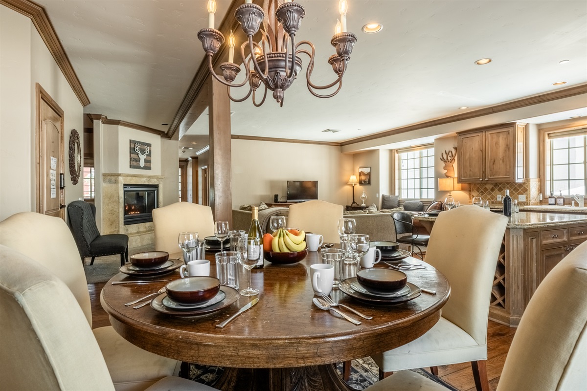 Clean sightlines and warm finishes give the Nest a relaxed, uncluttered feel that’s equally suited to gathering or quiet downtime.