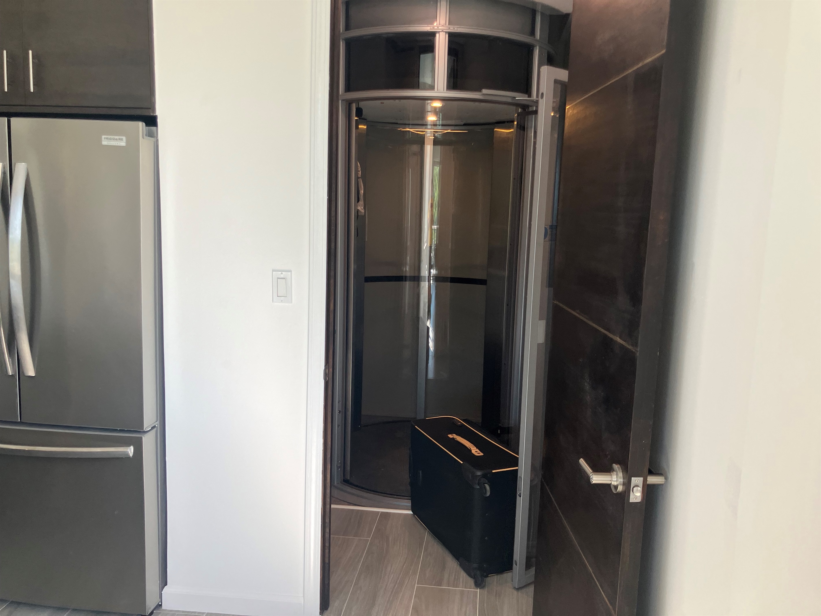 Luggage Elevator