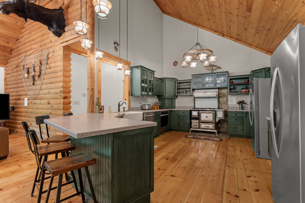 Kitchen with all the pots, pans, and utensils you need for cooking.