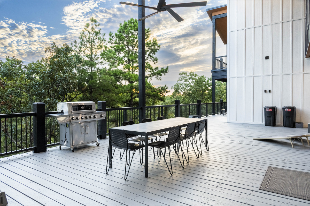 Savor an evening meal as the sun sets, or relish dining beneath the twinkling stars