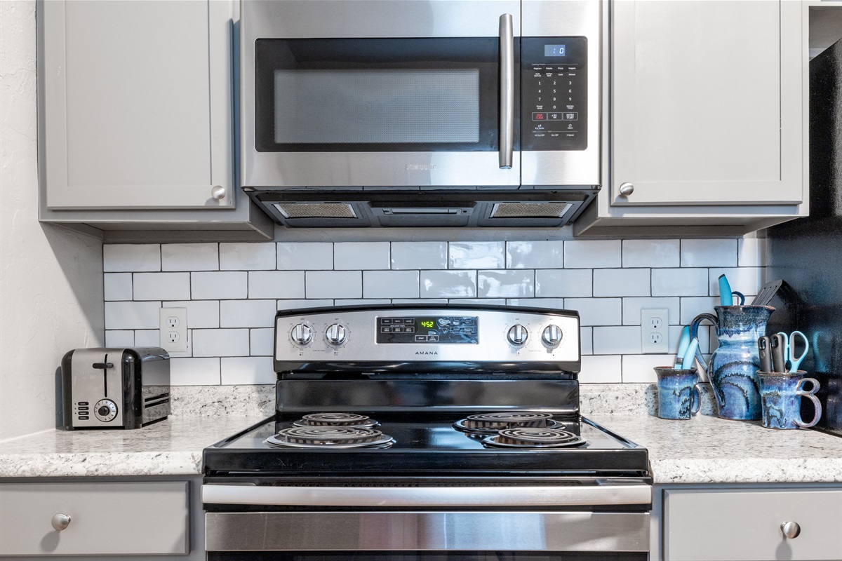 Stove & Microwave