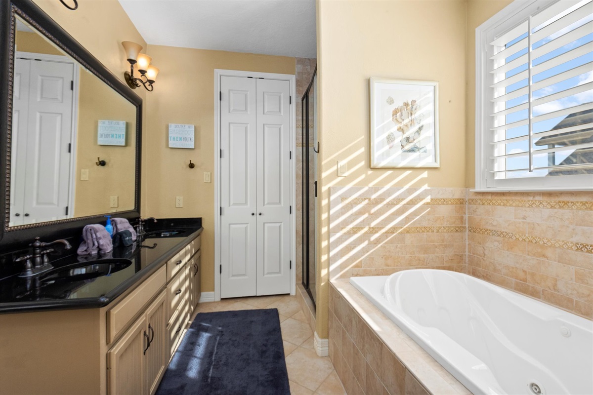 3f06408b6a9b485f87829450314bb056 Large | Beachhouse | Texas | TX | Vacation Homes | Galveston | Crystal Beach | Kokomo | Breezy Days | Beachfront Elegance | Sunrise Serenity | Southern Sands Property Management, LLC