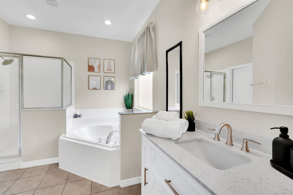 Master bathroom downstairs. 