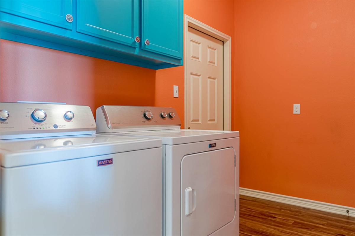 3f1357c91d5e48a2be9446e975b7b335 Large | Beachhouse | Texas | TX | Vacation Homes | Galveston | Crystal Beach | Kokomo | Breezy Days | Beachfront Elegance | Sunrise Serenity | Southern Sands Property Management, LLC
