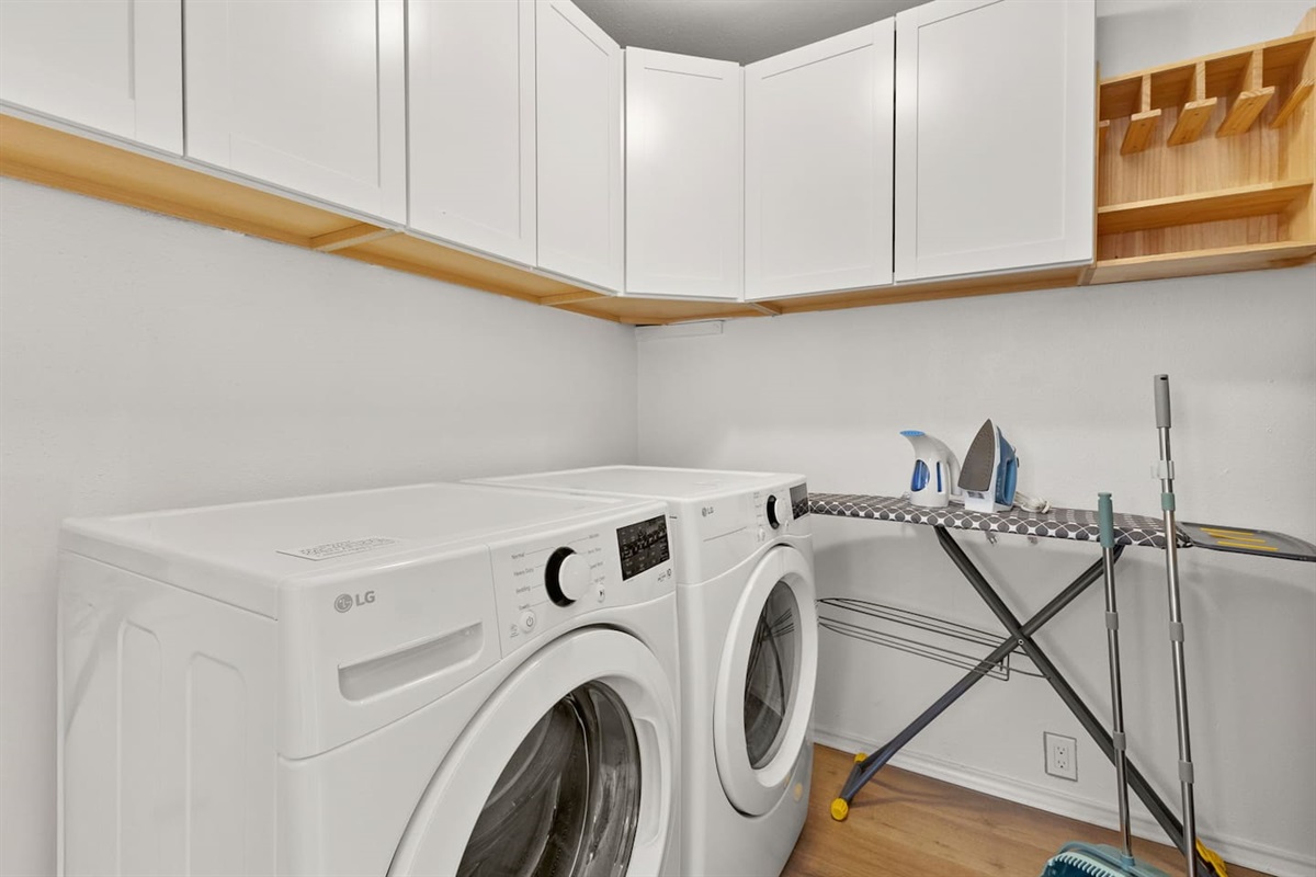 Keep things fresh during your stay with our full-size washer, dryer, ironing board, and steamer—laundry day, made easy! ✨