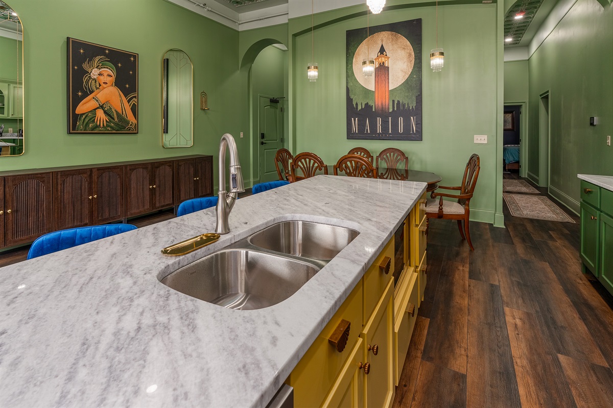 Bar sink in on the Kitchen breakfast bar