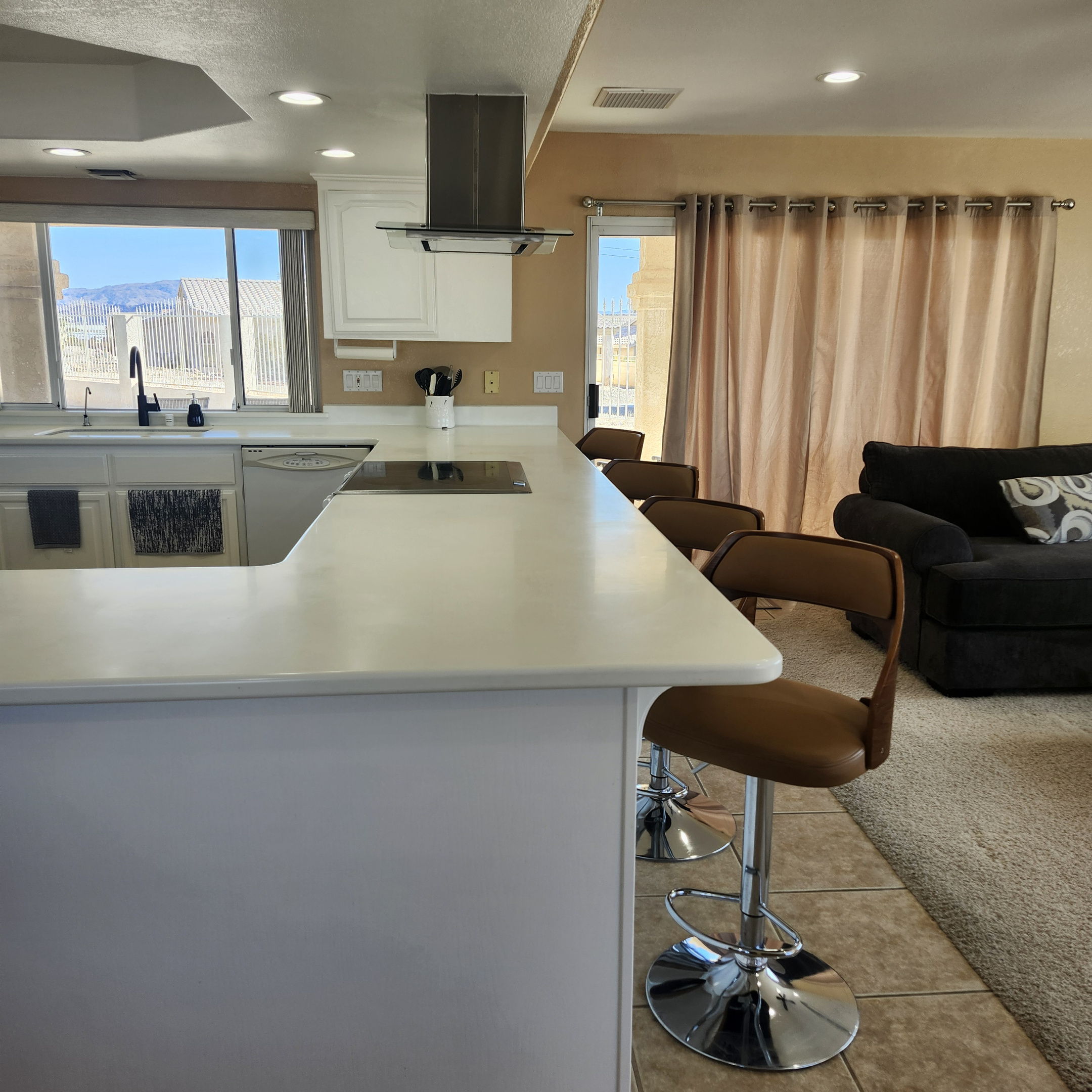 Large L-shaped breakfast bar