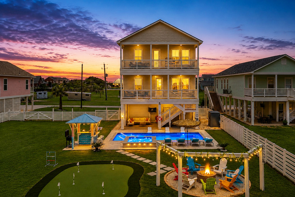 "Unwind after sunset with a peaceful poolside setting with the cozy firepit and mini golf - perfect for evening swims, conversations and making unforgettable memories".