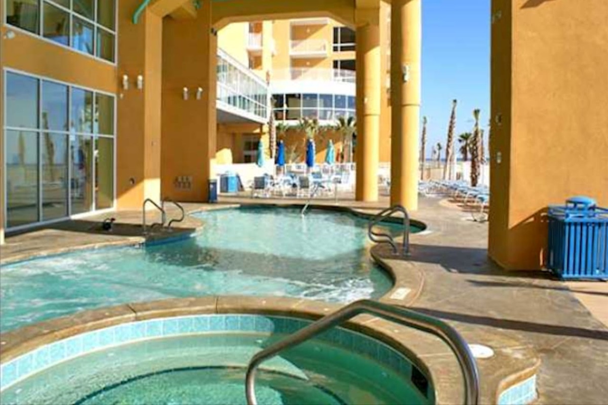 Pool and hot tub area