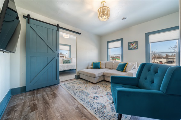 843 Lawrence (Upper) - Monthly