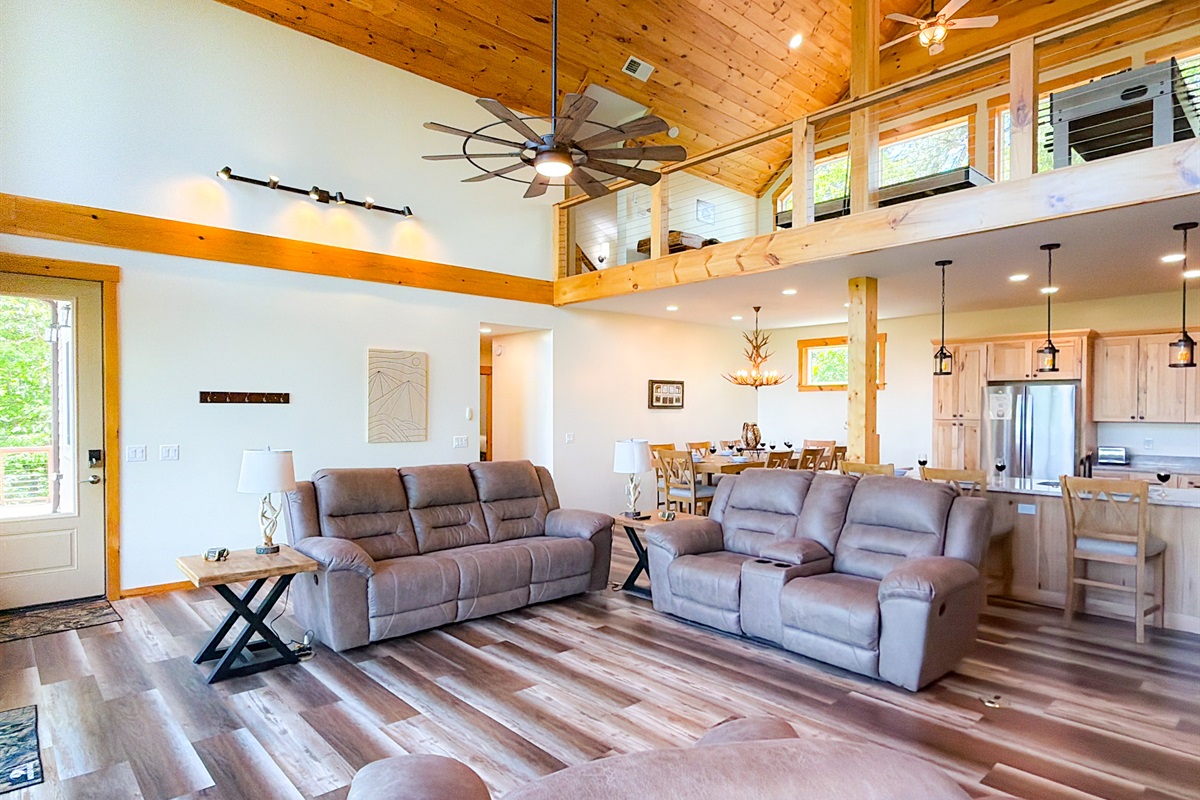 Spacious and tastefully decorated living room