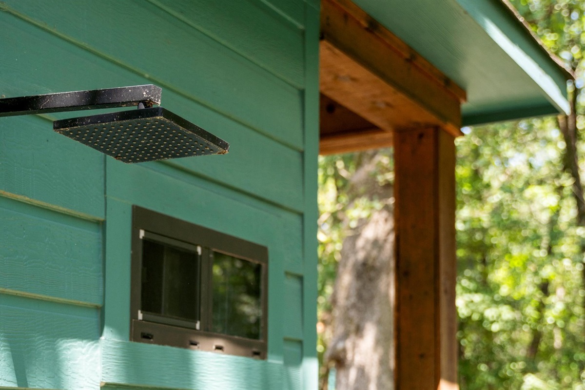 Refreshing outdoor shower—perfect for a quick cool-down after a swim or outdoor adventure. Please note, it only has cold water, making it an invigorating way to rinse off and enjoy the fresh air!