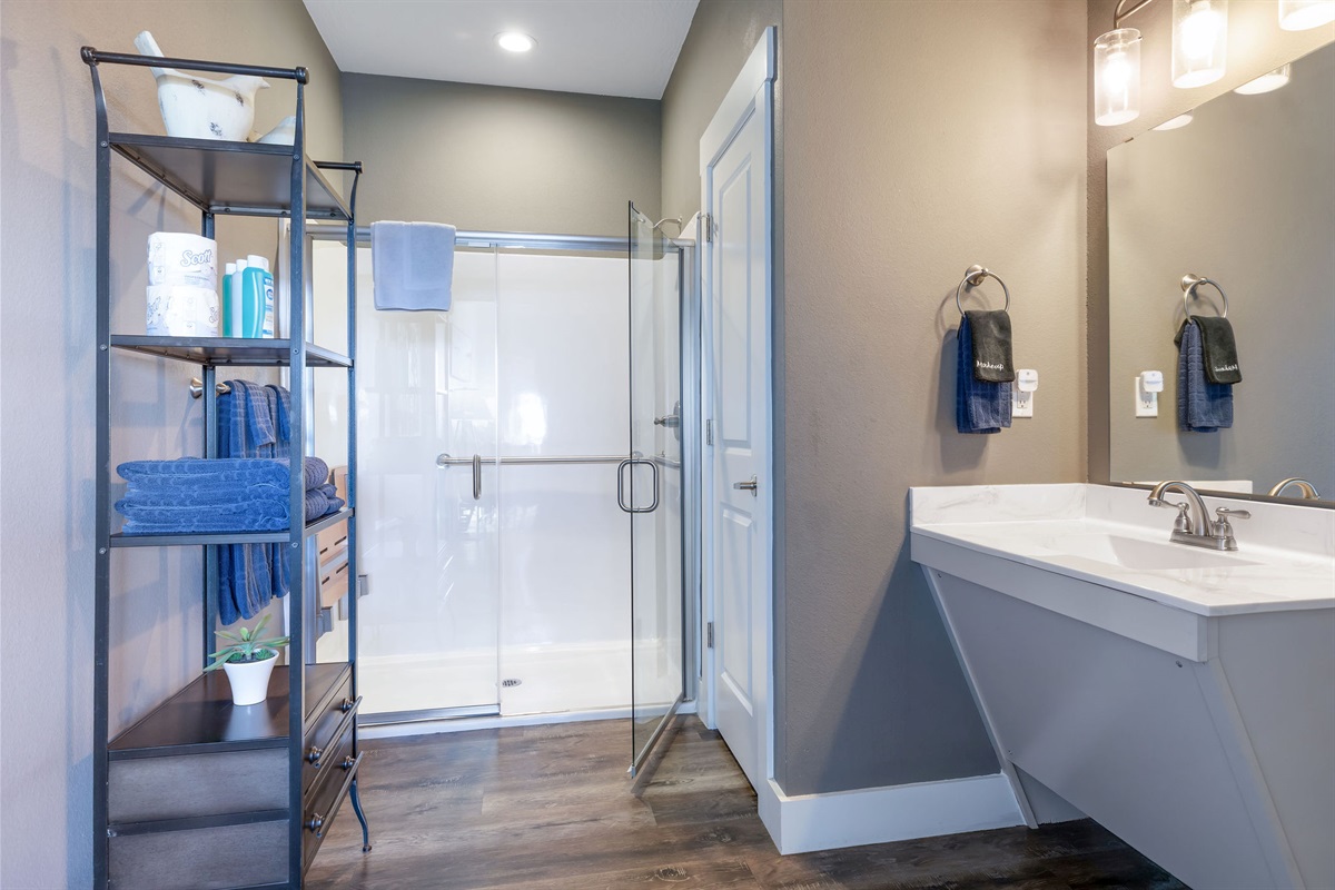 Main level handicap accessible bathroom