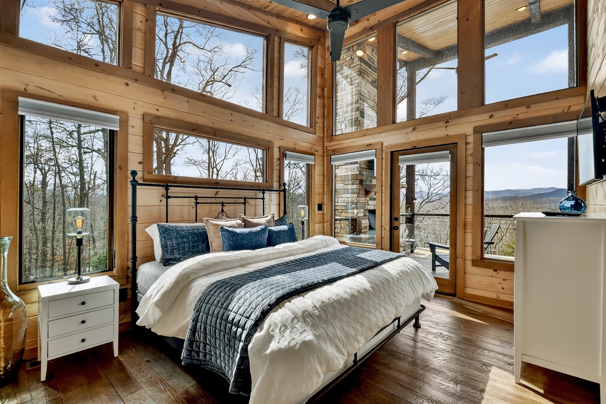 Primary Suite with Mountain Views from bed