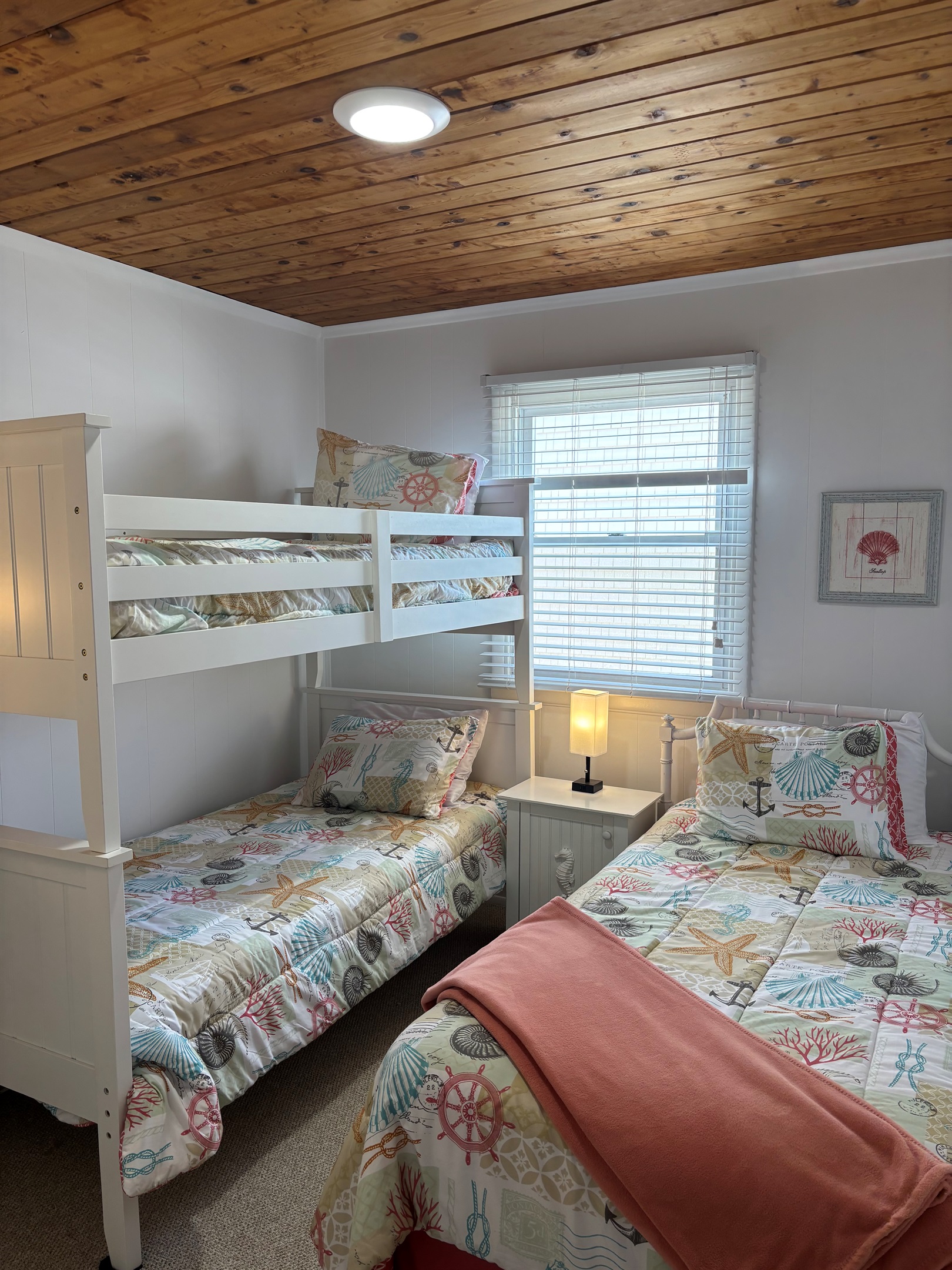Bedroom 3, Twin bed and bunks