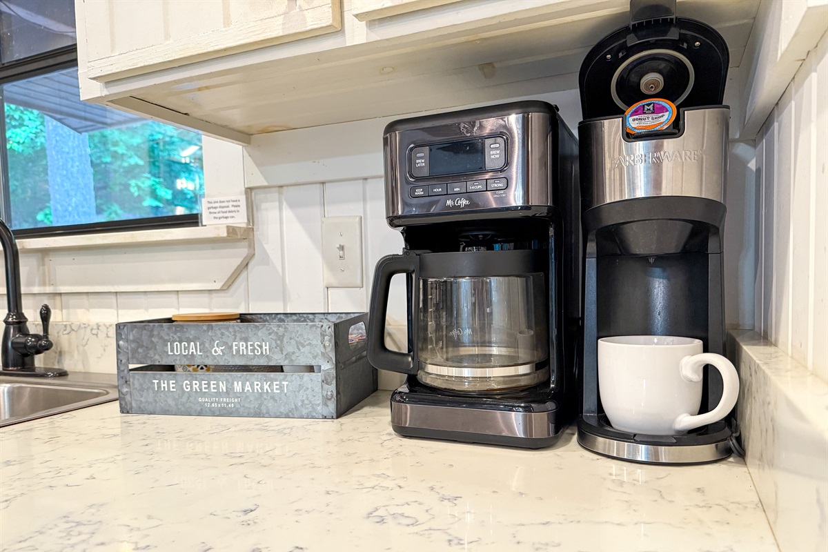 Start your mornings right. Choose drip or Keurig&mdash;coffee your way!